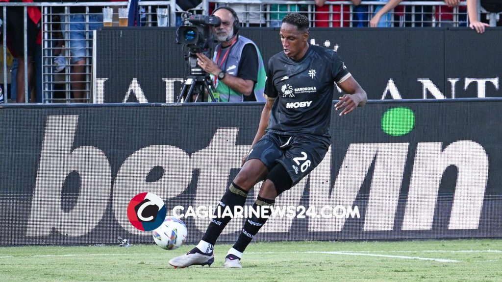 Cagliari Yerry Mina Spegne Candeline Il Messaggio D Auguri Del