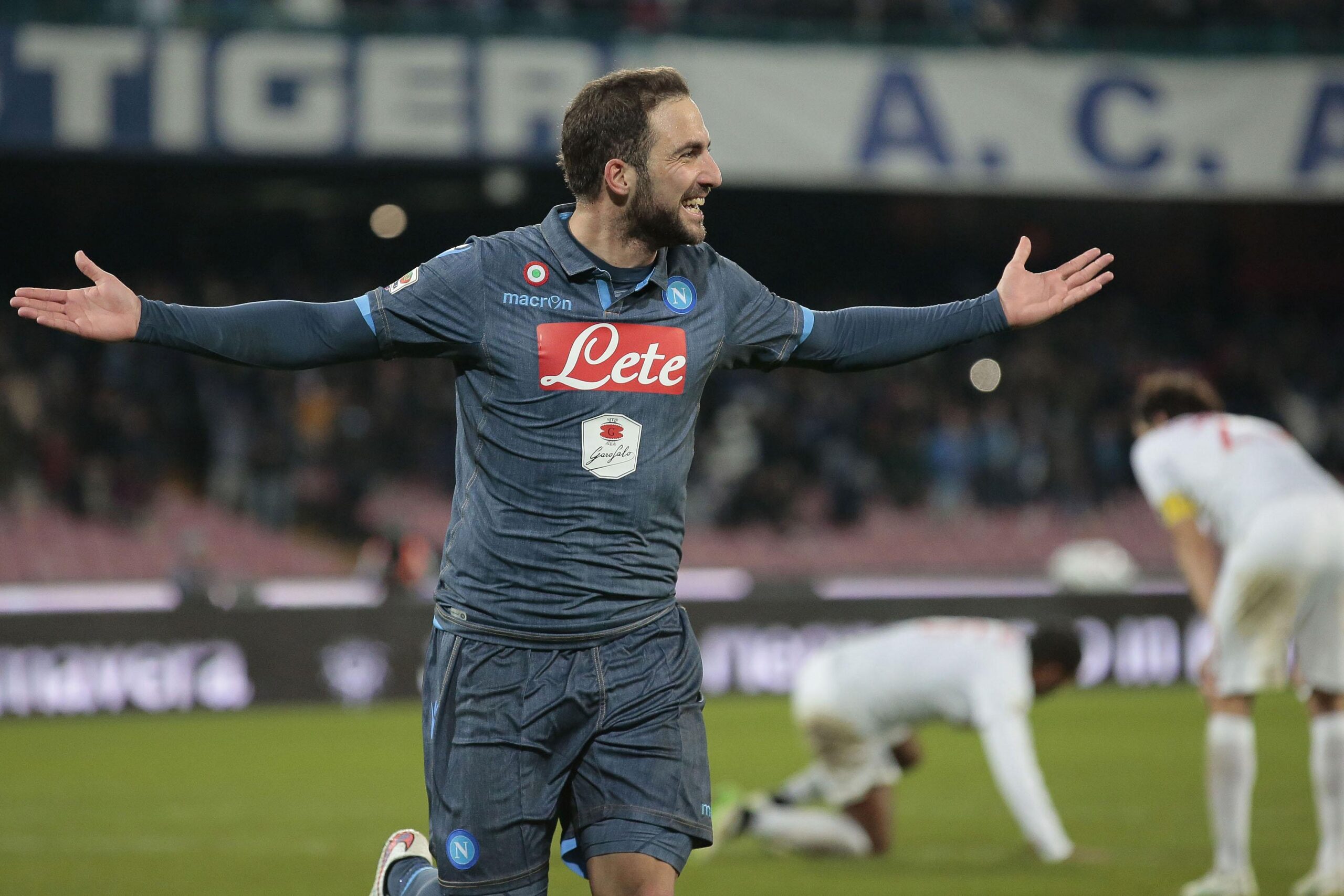 higuain esulta napoli febbraio 2015 ifa scaled